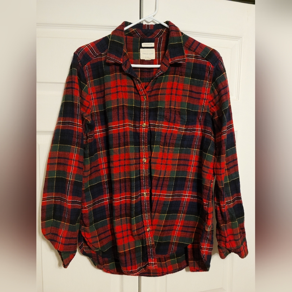American Eagle Boyfriend Fit Flannel Plaid Red Green Blue Button Down